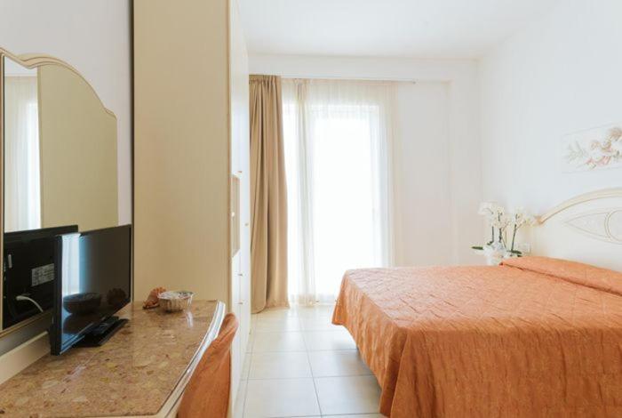 Hotel Mocambo Milano Marittima Eksteriør billede